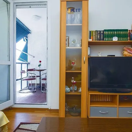 Apartment Mesin Split